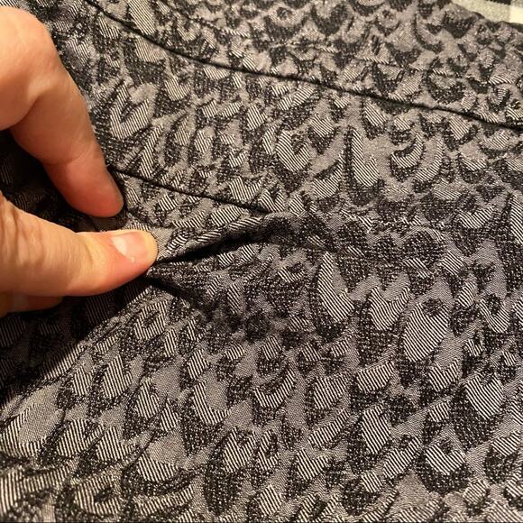Peter Nygard Cropped Pants Women's Size 6 Petite Gray & Black Print w/ Spandex - Picture 8 of 8